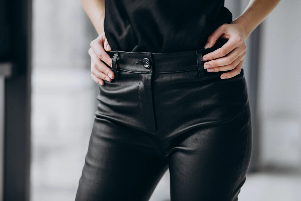 que mettre avec un pantalon noir femme